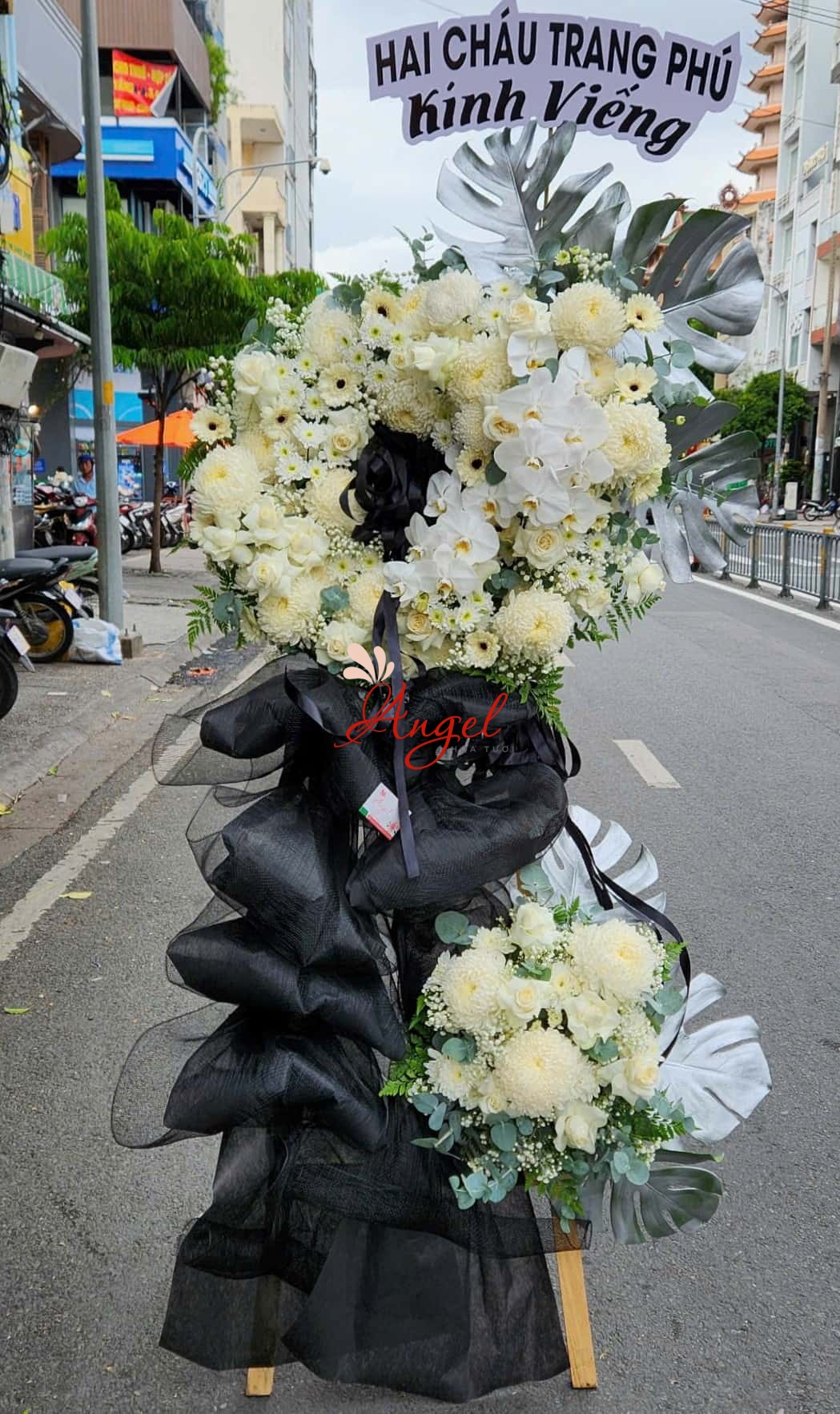 vòng hoa tang lễ