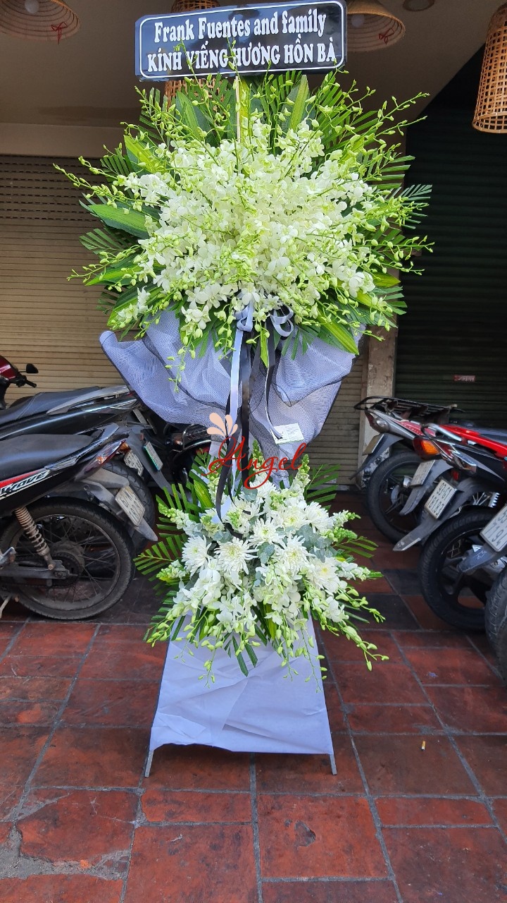 Hoa chia buồn giao nhanh Quận 1