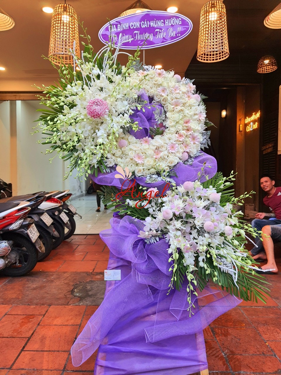 kệ hoa chia buồn Quận 5