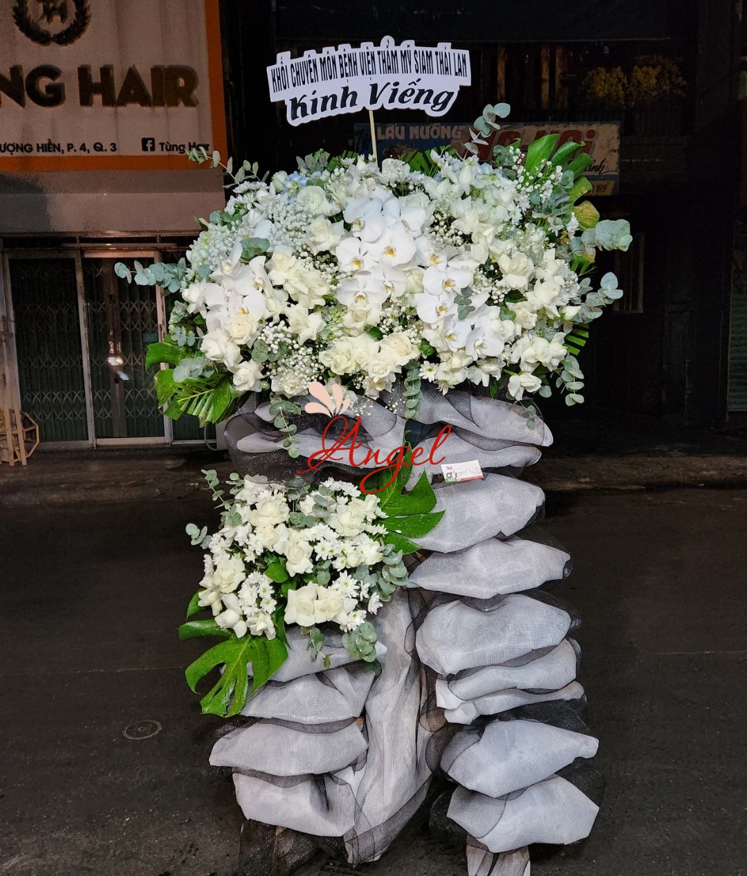 Vòng hoa đám tang giá rẻ