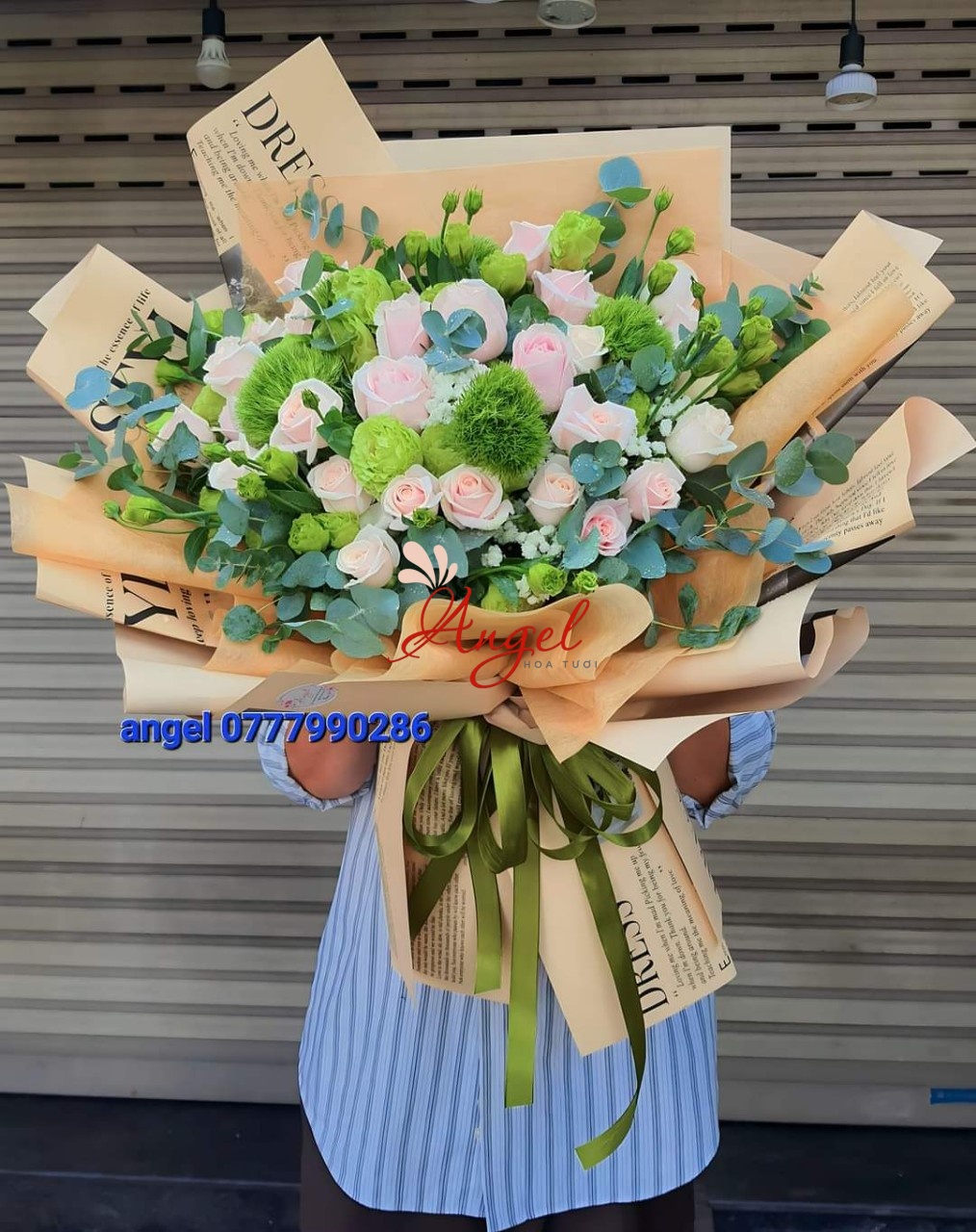 bó hoa hồng kem tặng sinh nhật đơn giản 