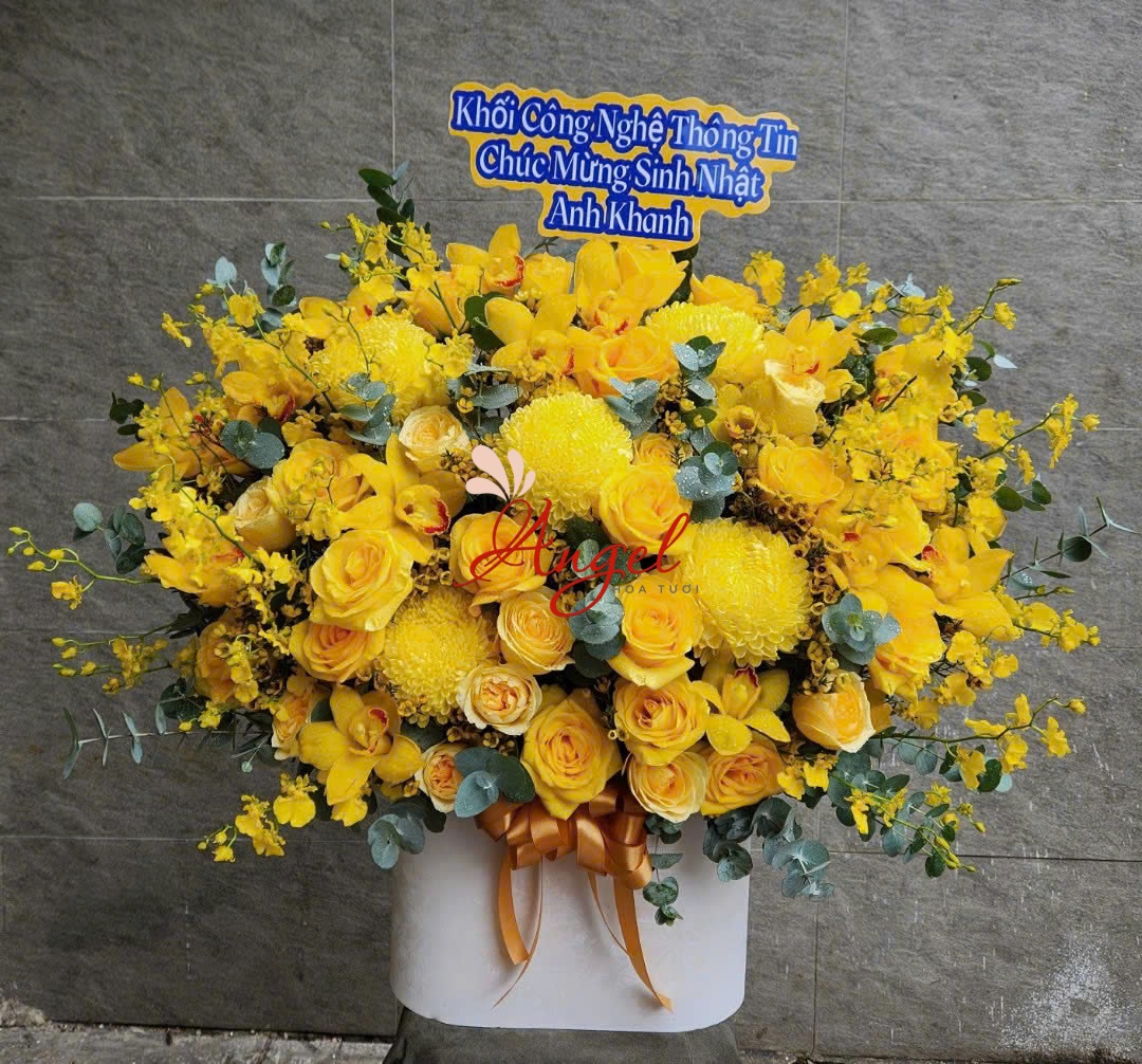 giỏ hoa chúc mừng tông vàng